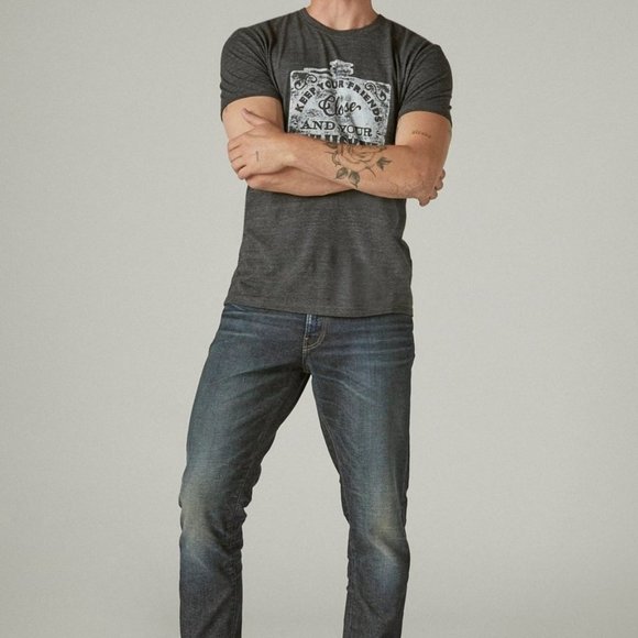 NWT Size Medium Lucky Brand Men's Keep Your Friends Close Whiskey Tee - Picture 2 of 4